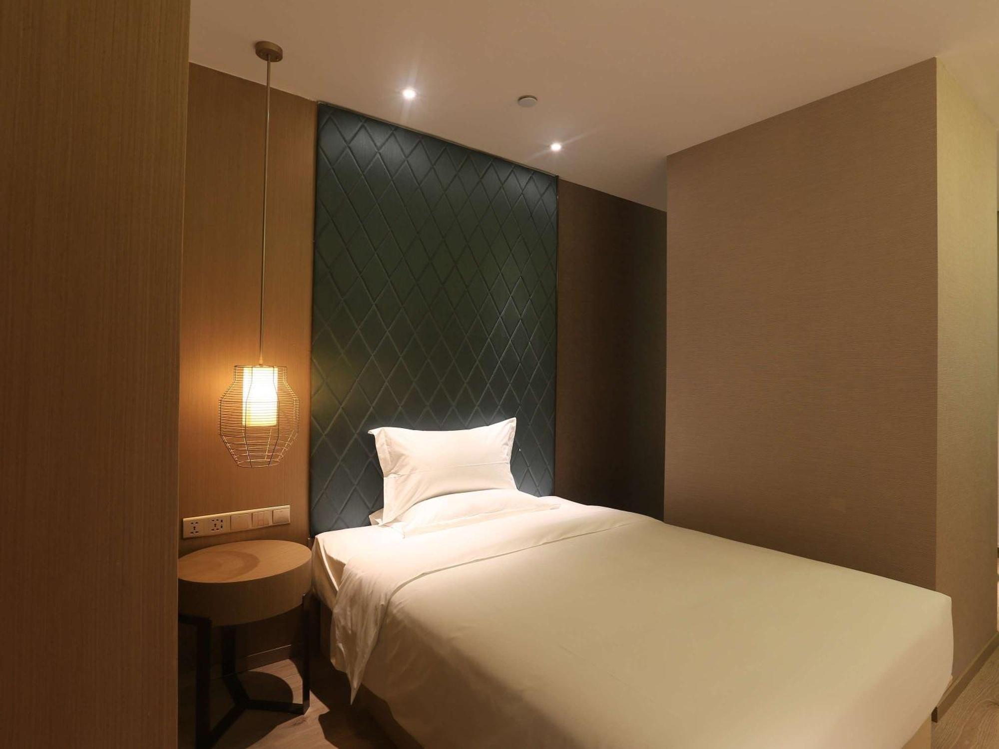 שיאמן Ibis Styles Xm Zhongshan Hotel מראה חיצוני תמונה